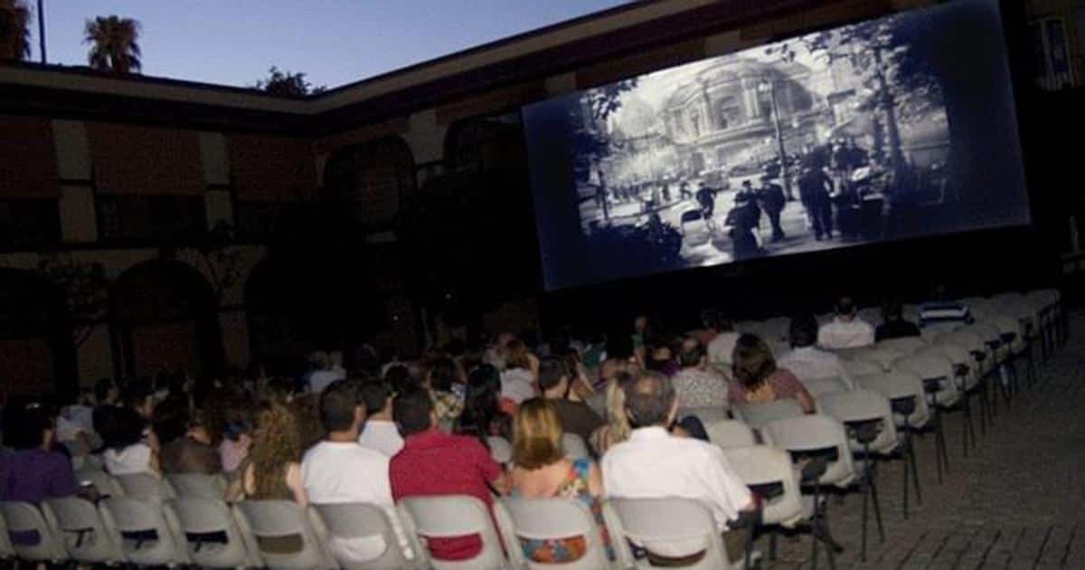 Cine De Verano En El Distrito Este Alcosa Torreblanca