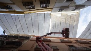 La próxima semana empezarán las instalaciones de toldos en las calles de Sevilla