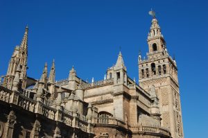 Ningún monumento de Sevilla abrirá en Mayo