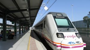 Renfe incrementa la oferta de servicios en Sevilla