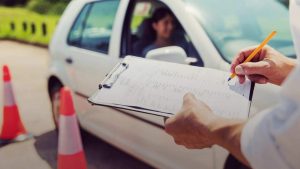 Se reanuda los exámenes para el permiso de conducción