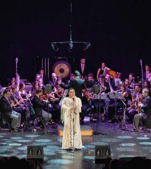 Falete con la Orquesta Sinfónica de Moguer 'Homenaje a Rocío Jurado'. Teatro Lope de Vega, Sevilla