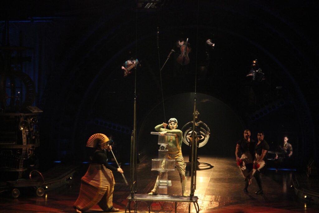 kurios-sevilla-circo-del-sol-50