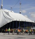 Levantamiento de la Gran Carpa del Cirque du Soleil en Sevilla